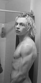 Ross Lynch : ross-lynch-1484626110.jpg