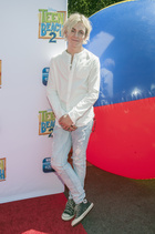 Ross Lynch : ross-lynch-1584898751.jpg