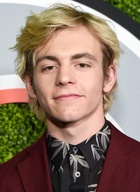 Ross Lynch : ross-lynch-1602359336.jpg