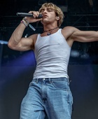 Ross Lynch : ross-lynch-1672160365.jpg