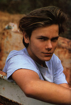 River Phoenix : river02.jpg