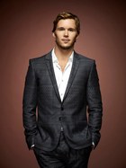 Ryan Kwanten : ryan-kwanten-1339980216.jpg