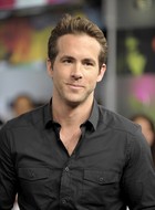 Ryan Reynolds : ryan_reynolds_1295126568.jpg