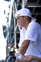 Ryan Sheckler : ryan_sheckler_1238609388.jpg