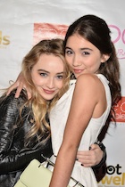 Sabrina Carpenter : TI4U1459103008.jpg