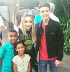 Sabrina Carpenter : TI4U1485763584.jpg