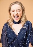 Sabrina Carpenter : sabrina-carpenter-1488783808.jpg