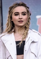 Sabrina Carpenter : sabrina-carpenter-1497130243.jpg