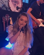 Sabrina Carpenter : sabrina-carpenter-1500231379.jpg