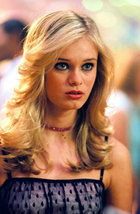 Sara Paxton : farrah.jpg