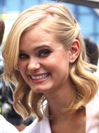 Sara Paxton : sara-paxton-1318659239.jpg