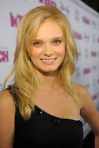 Sara Paxton : sara-paxton-1335403568.jpg