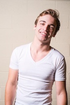 Sean Grandillo : sean-grandillo-1487994009.jpg