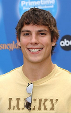 Sean Faris : TI4U_u1138428419.jpg