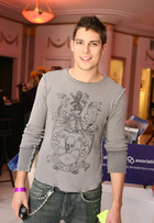 Sean Faris : TI4U_u1145069352.jpg