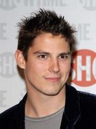 Sean Faris : TI4U_u1152634477.jpg