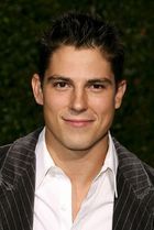 Sean Faris : sean-faris-1359704888.jpg