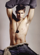 Sean Faris : sean_faris_1273874635.jpg