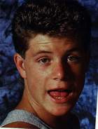 Sean Astin : seanastin_1274680094.jpg