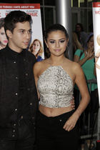 Selena Gomez : TI4U1406727351.jpg