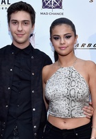 Selena Gomez : TI4U1428630301.jpg