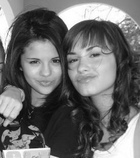 Selena Gomez : TI4U_u1223487782.jpg