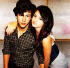 Selena Gomez : TI4U_u1252011031.jpg