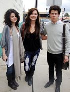 Selena Gomez : TI4U_u1268025085.jpg