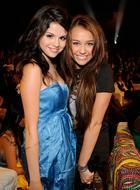 Selena Gomez : TI4U_u1271145306.jpg