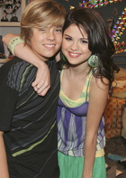 Selena Gomez : TI4U_u1298142877.jpg