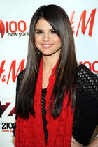 Selena Gomez : selena-gomez-1319918524.jpg