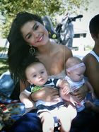 Selena Gomez : selena-gomez-1321554801.jpg