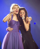 Selena Gomez : selena-gomez-1322094075.jpg