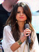 Selena Gomez : selena-gomez-1323899506.jpg