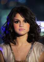 Selena Gomez : selena-gomez-1328728517.jpg