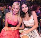 Selena Gomez : selena-gomez-1333396534.jpg