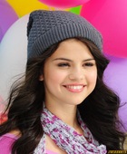 Selena Gomez : selena-gomez-1336374128.jpg