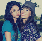 Selena Gomez : selena-gomez-1347720451.jpg