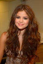Selena Gomez : selena-gomez-1376846351.jpg