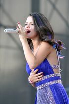 Selena Gomez : selena-gomez-1383849916.jpg