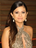 Selena Gomez : selena-gomez-1394123535.jpg