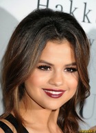 Selena Gomez : selena-gomez-1396275353.jpg