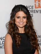 Selena Gomez : selena-gomez-1396977676.jpg