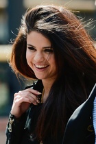 Selena Gomez : selena-gomez-1412612093.jpg