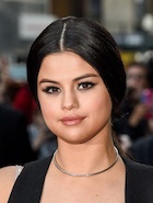 Selena Gomez : selena-gomez-1449880921.jpg