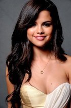 Selena Gomez : selena-gomez-1456285510.jpg