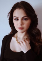 Selena Gomez : selena-gomez-1636222414.jpg