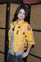 Selena Gomez : selena_gomez_1214527163.jpg