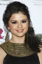 Selena Gomez : selena_gomez_1227823081.jpg