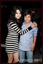 Selena Gomez : selena_gomez_1250398204.jpg